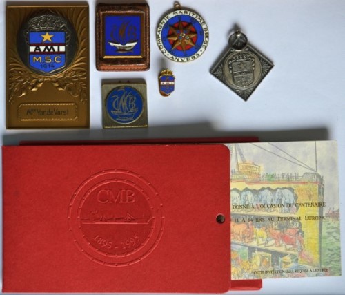 7610110_2.jpg